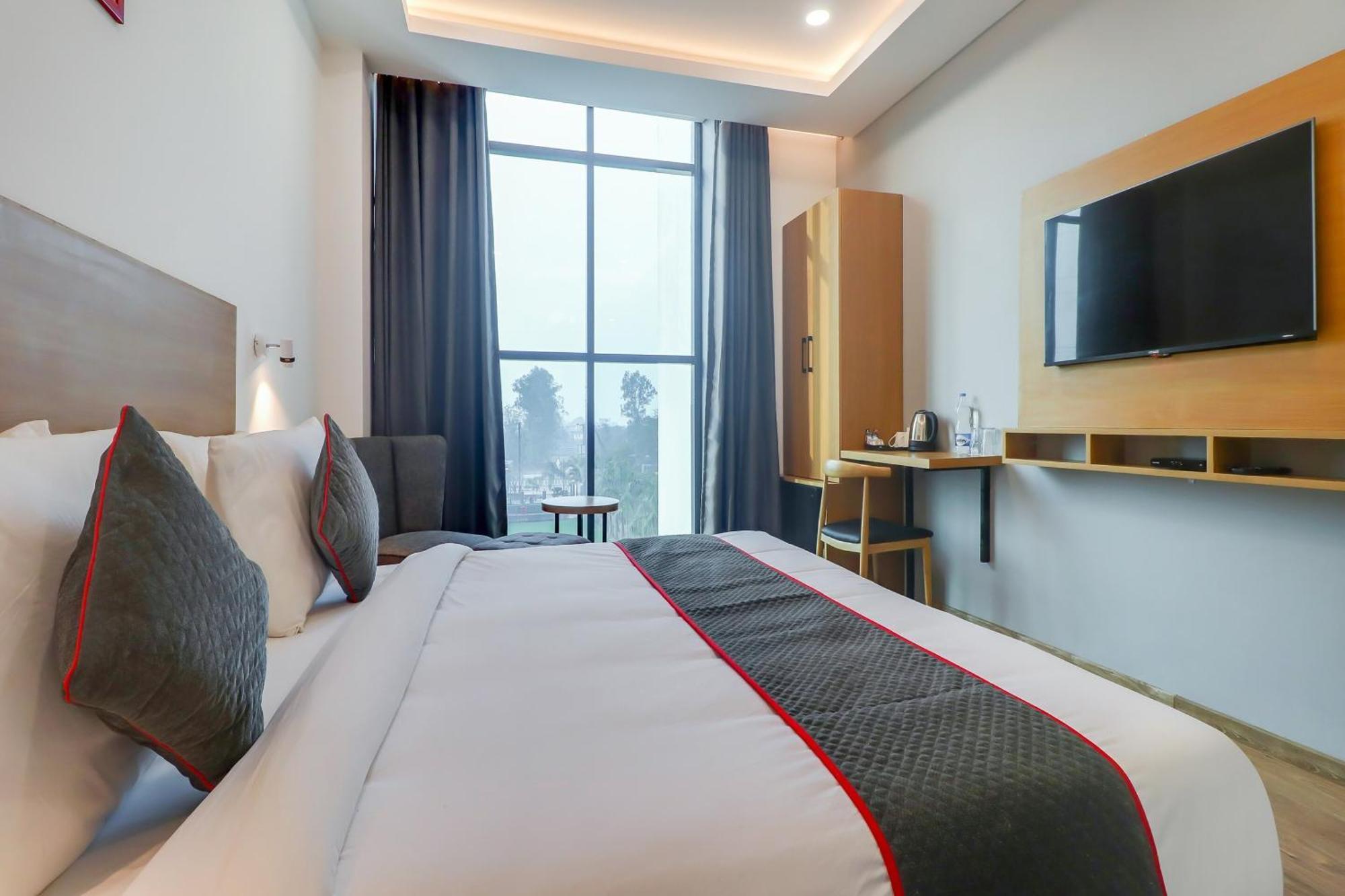 Hotel Super Townhouse Jashn Chinhat Exteriér fotografie