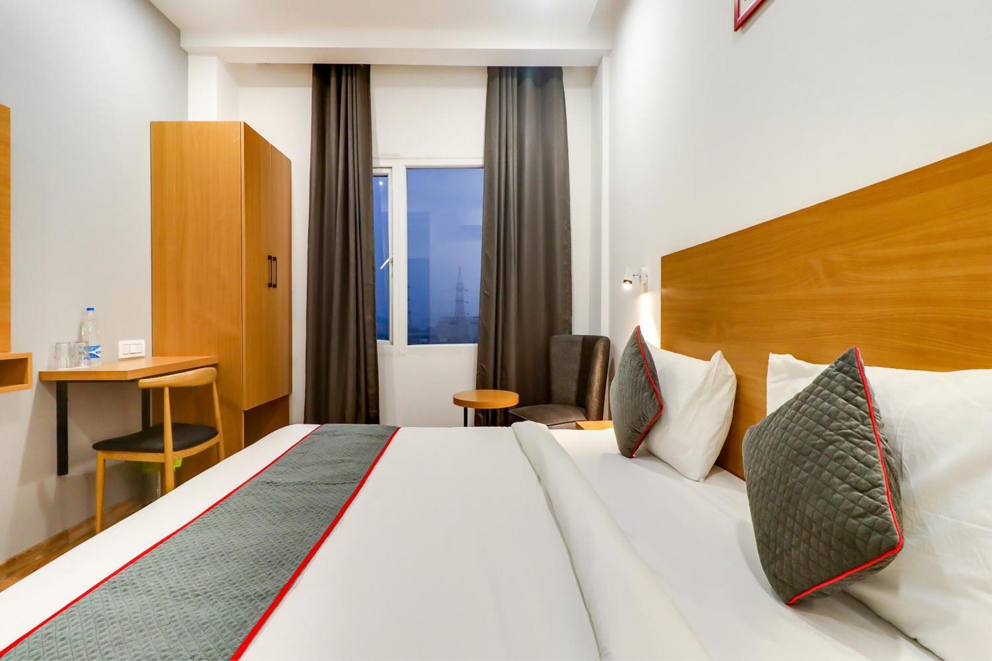 Hotel Super Townhouse Jashn Chinhat Exteriér fotografie