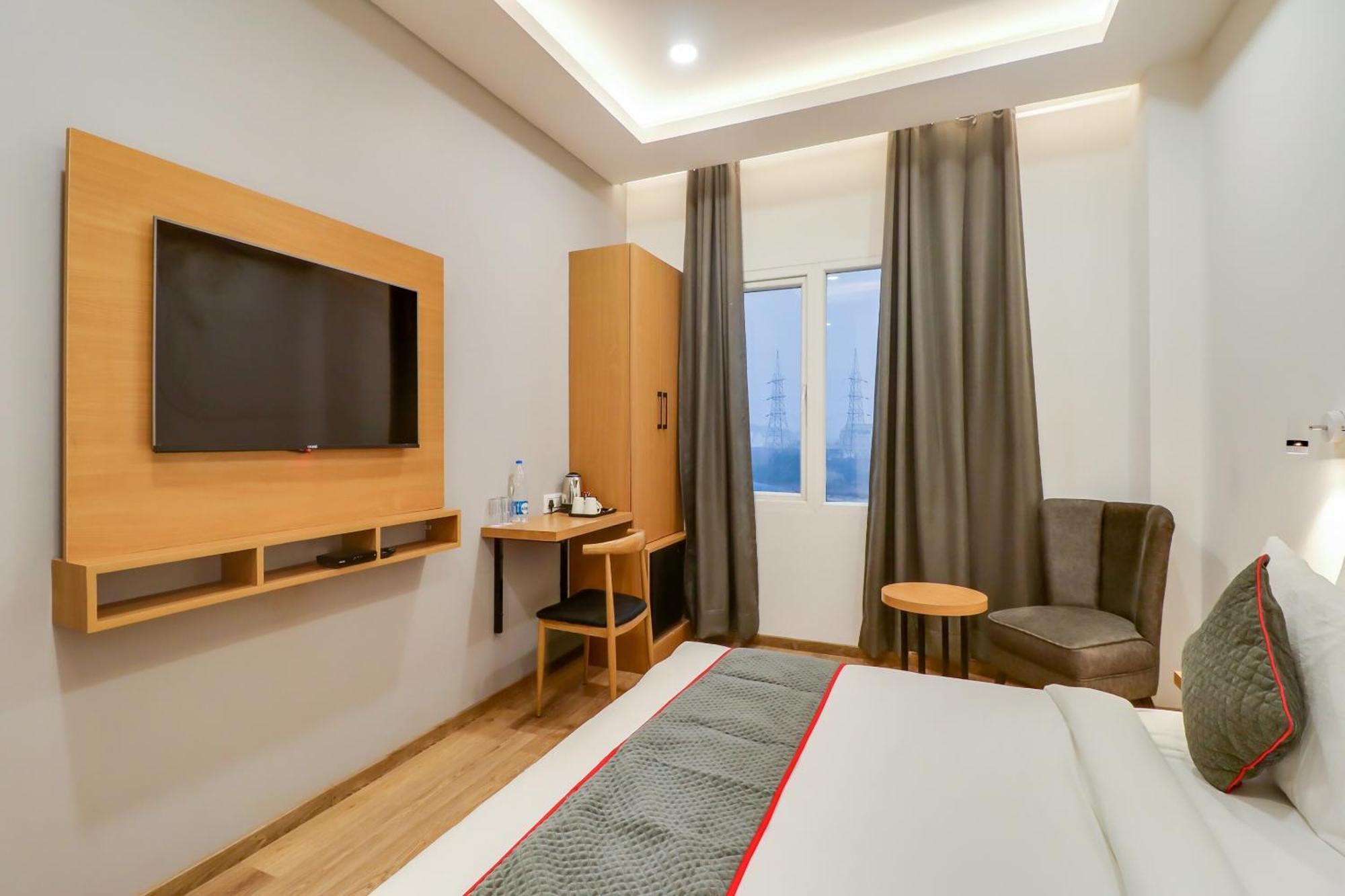 Hotel Super Townhouse Jashn Chinhat Exteriér fotografie