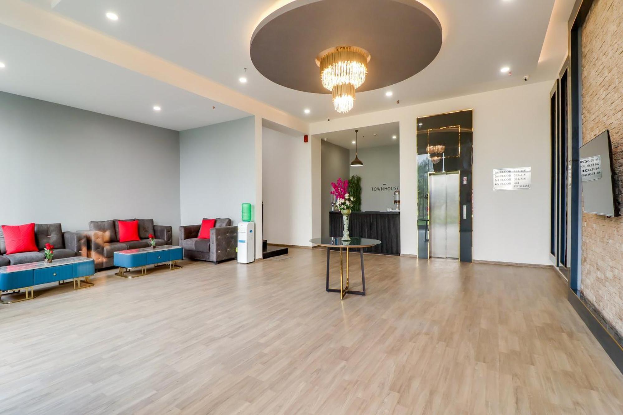 Hotel Super Townhouse Jashn Chinhat Exteriér fotografie