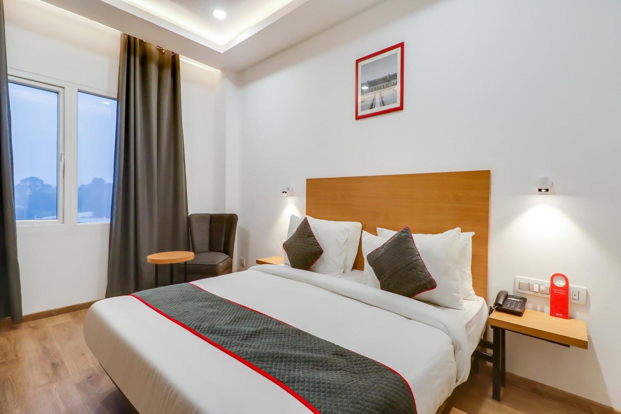 Hotel Super Townhouse Jashn Chinhat Exteriér fotografie