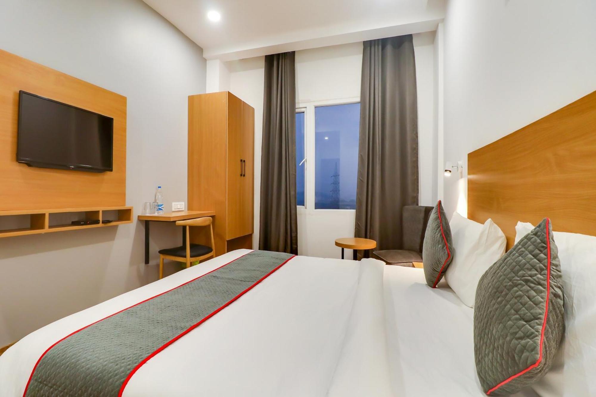 Hotel Super Townhouse Jashn Chinhat Exteriér fotografie